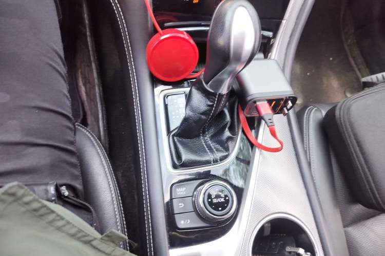 Used Infiniti Q50L 2016 2.0T Enjoyment Edition Gear Lever