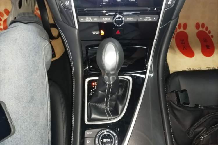 Used Infiniti Q50L 2016 2.0T Comfort Edition Gear Lever