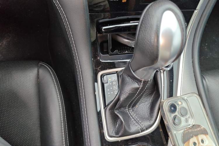 Used Infiniti Q50L 2016 2.0T Enjoyment Edition Gear Lever