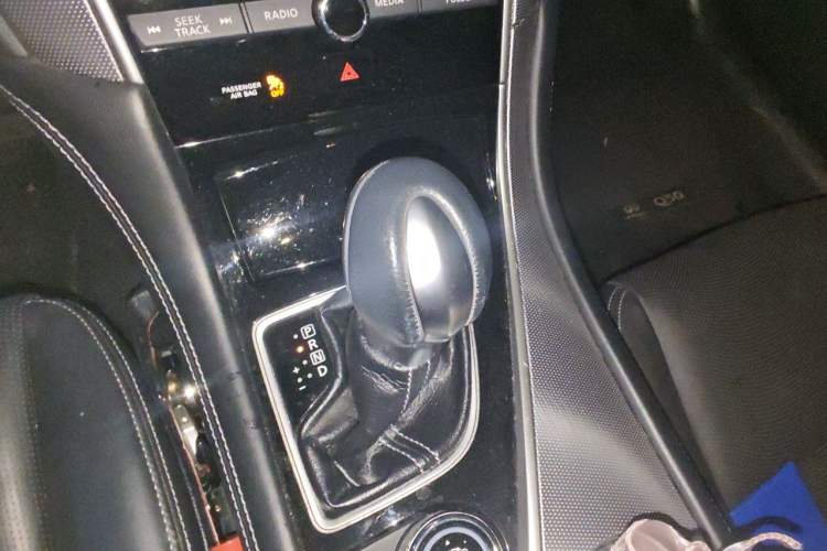 Used Infiniti Q50L 2016 2.0T Enjoyment Edition Gear Lever