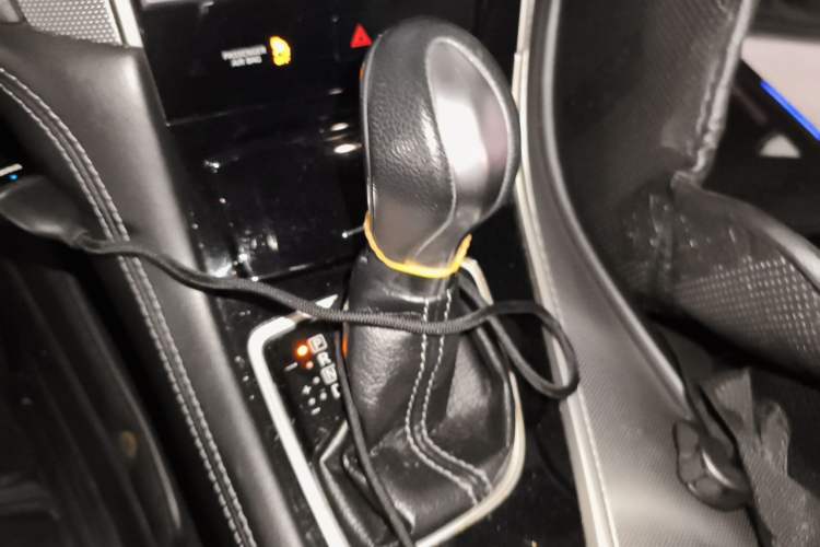 Used Infiniti Q50L 2016 2.0T Ambition Edition Gear Lever