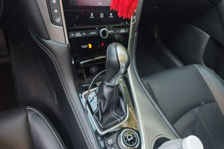 Used Infiniti Q50L 2016 2.0T Ambition Edition Gear Lever