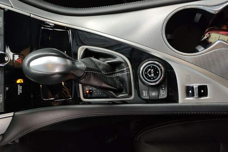 Used Infiniti Q50L 2016 2.0T Ambition Edition Gear Lever