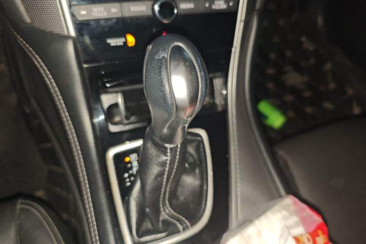 Used Infiniti Q50L 2016 2.0T Enjoyment Edition Gear Lever