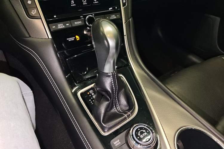 Used Infiniti Q50L 2016 2.0T Ambition Edition Gear Lever