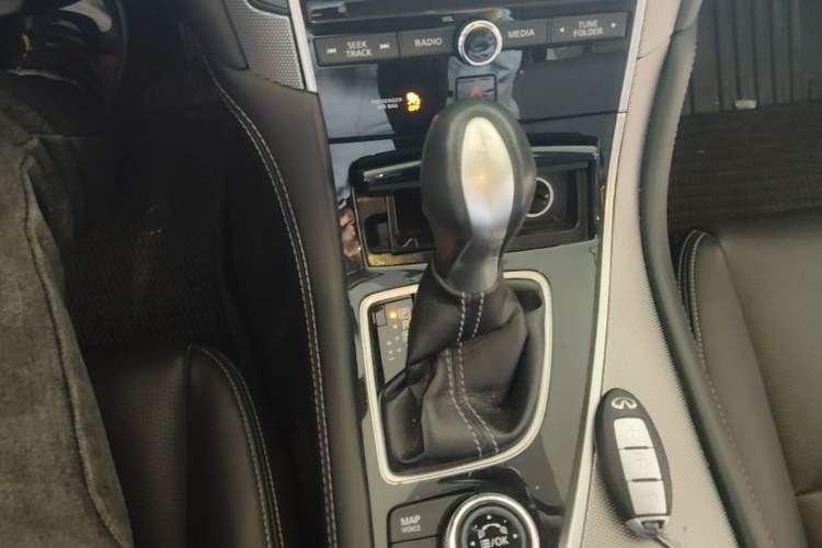 Used Infiniti Q50L 2016 2.0T Enjoyment Edition Gear Lever