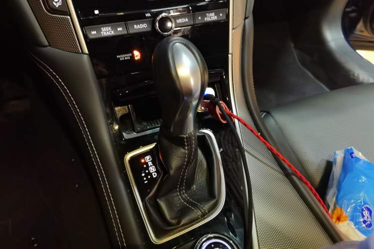 Used Infiniti Q50L 2016 2.0T Ambition Edition Gear Lever