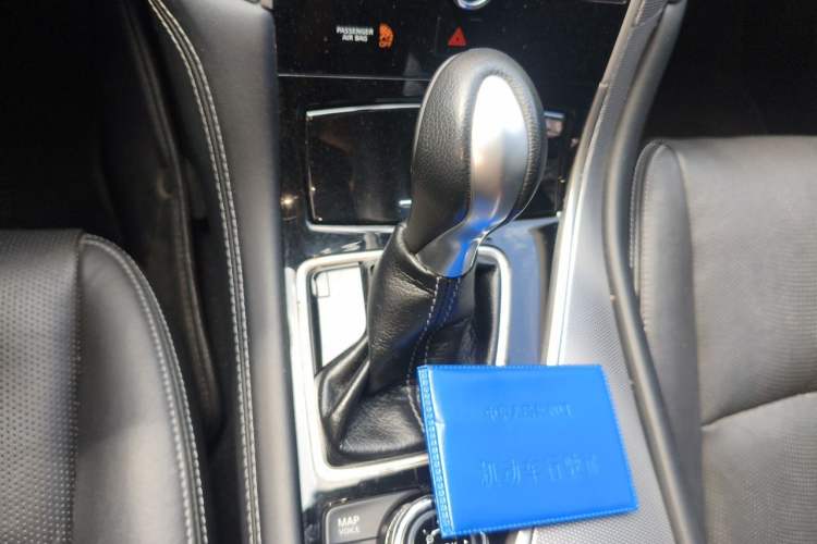 Used Infiniti Q50L 2016 2.0T Ambition Edition Gear Lever
