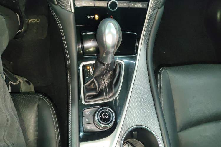 Used Infiniti Q50L 2016 2.0T Ambition Edition Gear Lever