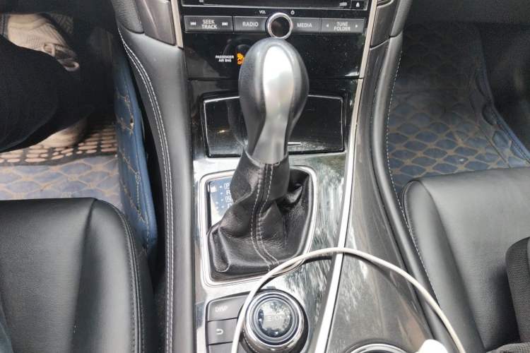 Used Infiniti Q50L 2016 2.0T Comfort Edition Gear Lever