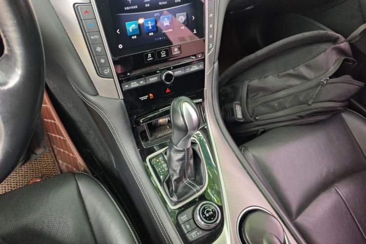 Used Infiniti Q50L 2016 2.0T Ambition Edition Gear Lever