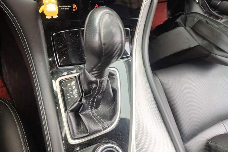 Used Infiniti Q50L 2016 2.0T Ambition Edition Gear Lever
