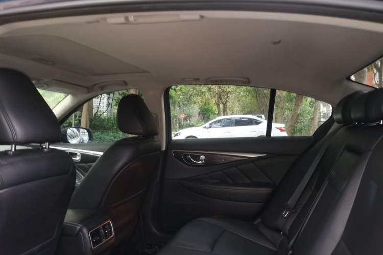 Used Infiniti Q50L 2016 2.0T Comfort Edition Headliner