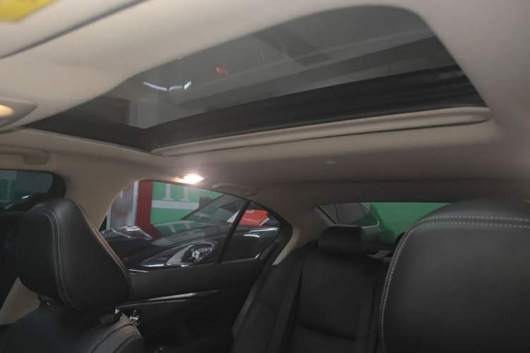 Used Infiniti Q50L 2016 2.0T Enjoyment Edition Headliner