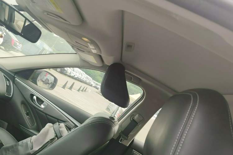 Used Infiniti Q50L 2016 2.0T Ambition Edition Headliner