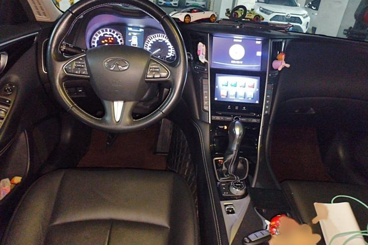 Used Infiniti Q50L 2016 2.0T Comfort Edition Interior 2