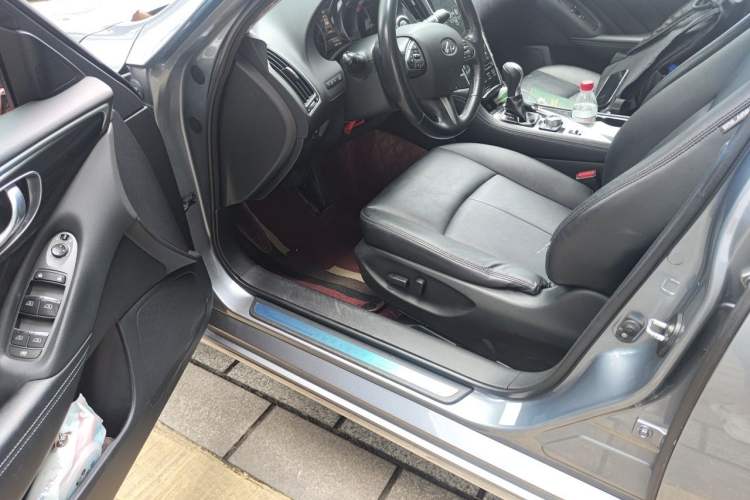 Used Infiniti Q50L 2016 2.0T Comfort Edition Interior 3