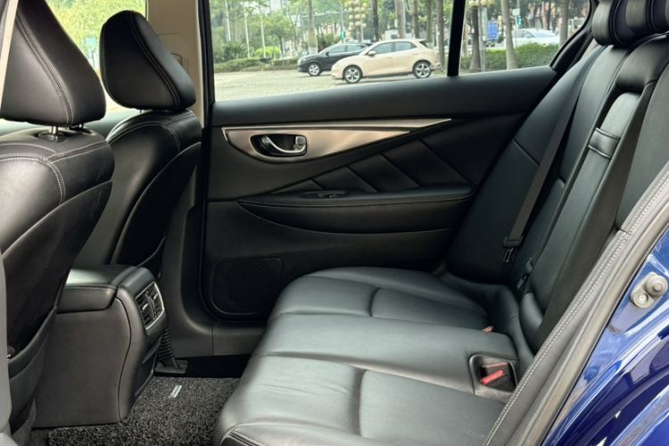 Used Infiniti Q50L 2016 2.0T Ambition Edition Interior 3
