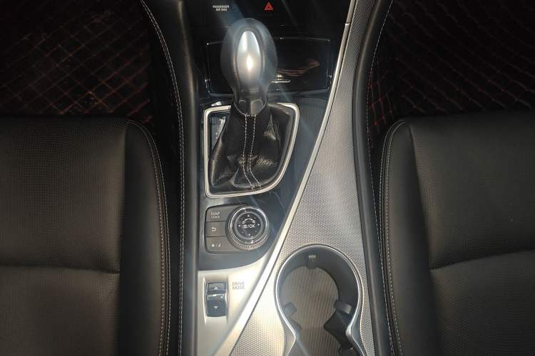 Used Infiniti Q50L 2016 2.0T Enjoyment Edition Interior 4