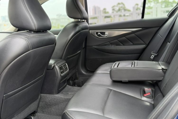 Used Infiniti Q50L 2016 2.0T Ambition Edition Interior 4
