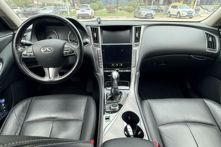 Used Infiniti Q50L 2016 2.0T Ambition Edition Interior 4