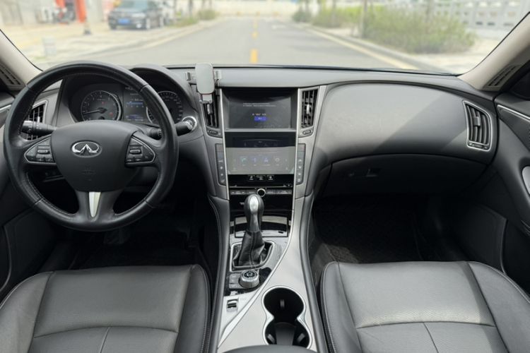 Used Infiniti Q50L 2016 2.0T Ambition Edition Interior 5