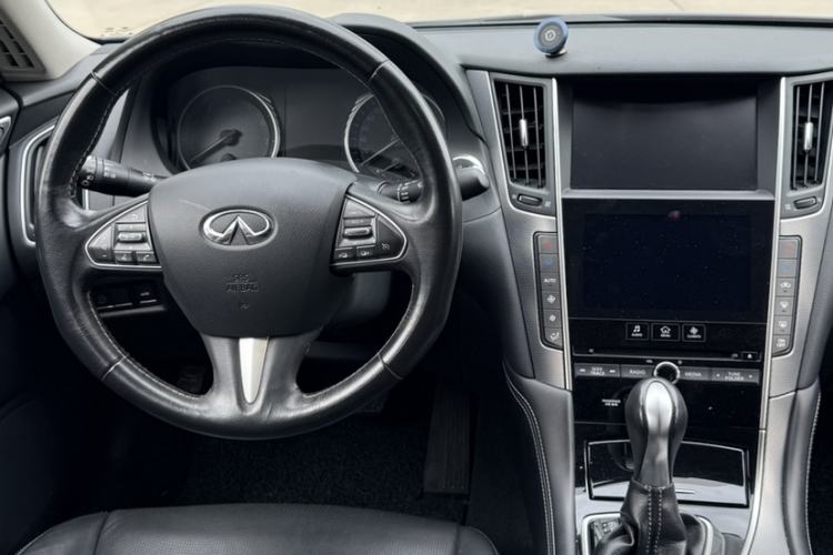 Used Infiniti Q50L 2016 2.0T Ambition Edition Interior 6