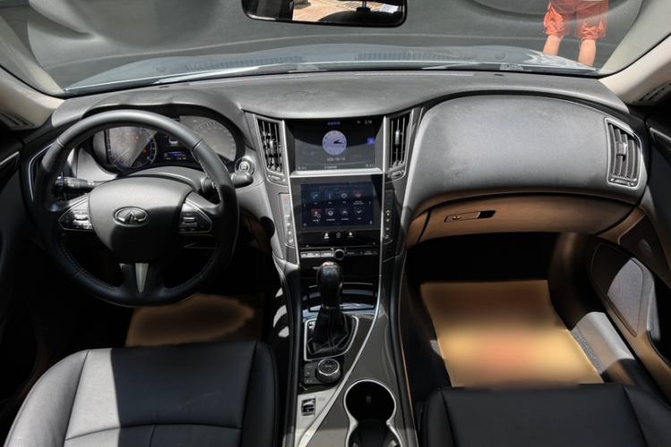 Used Infiniti Q50L 2016 2.0T Comfort Edition Interior 6