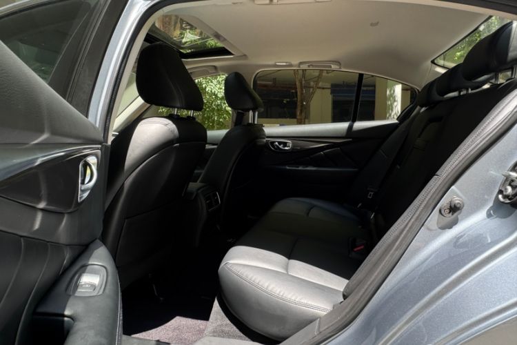 Used Infiniti Q50L 2016 2.0T Comfort Edition Interior 7