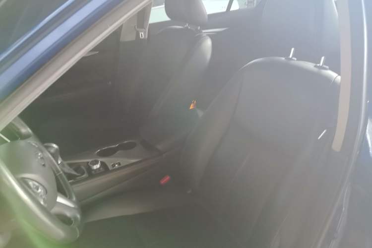 Used Infiniti Q50L 2016 2.0T Ambition Edition Left Front Seat