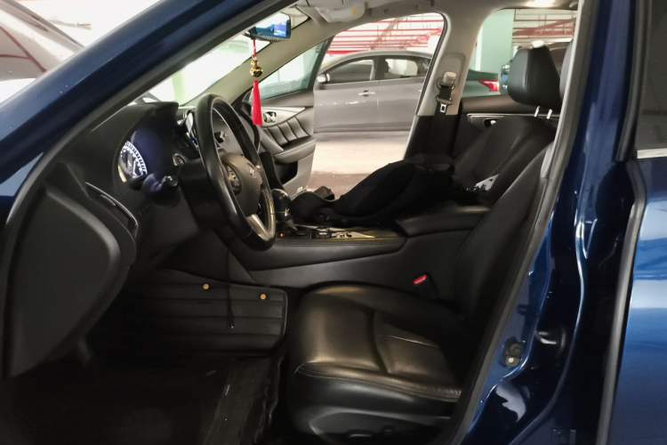 Used Infiniti Q50L 2016 2.0T Ambition Edition Left Front Seat