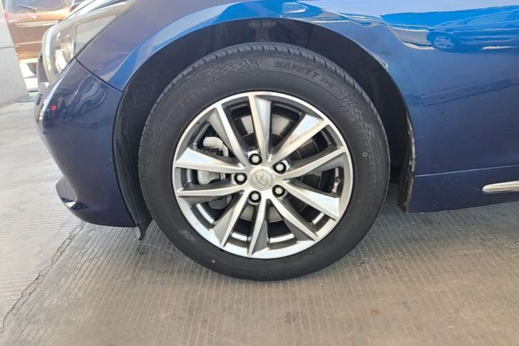 Used Infiniti Q50L 2016 2.0T Enjoyment Edition Left Front Wheel Hub