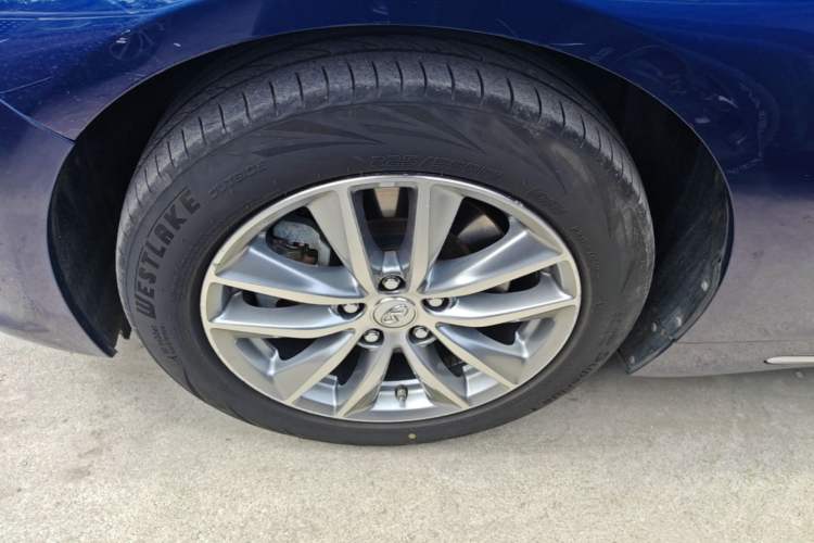 Used Infiniti Q50L 2016 2.0T Enjoyment Edition Left Front Wheel Hub