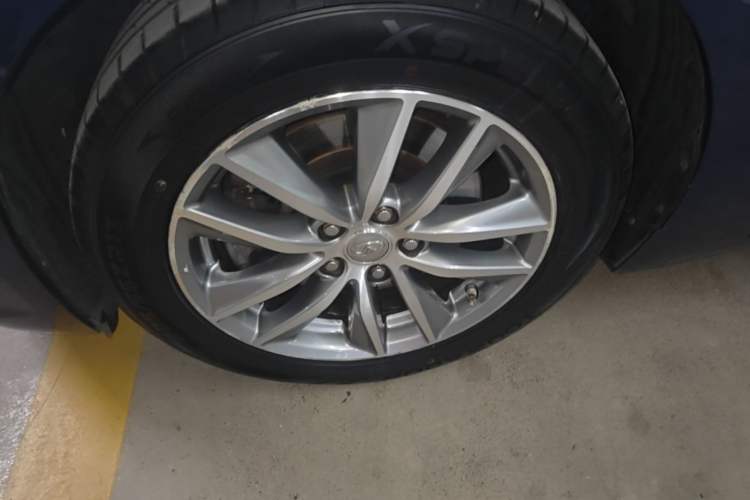 Used Infiniti Q50L 2016 2.0T Enjoyment Edition Left Front Wheel Hub