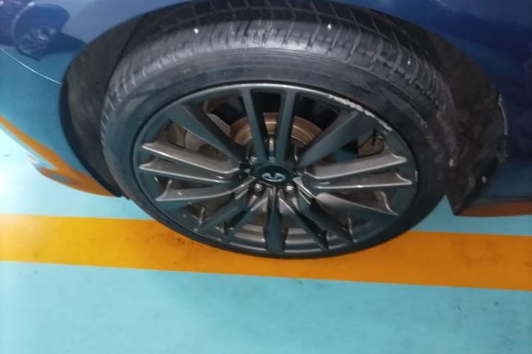 Used Infiniti Q50L 2016 2.0T Enjoyment Edition Left Front Wheel Hub