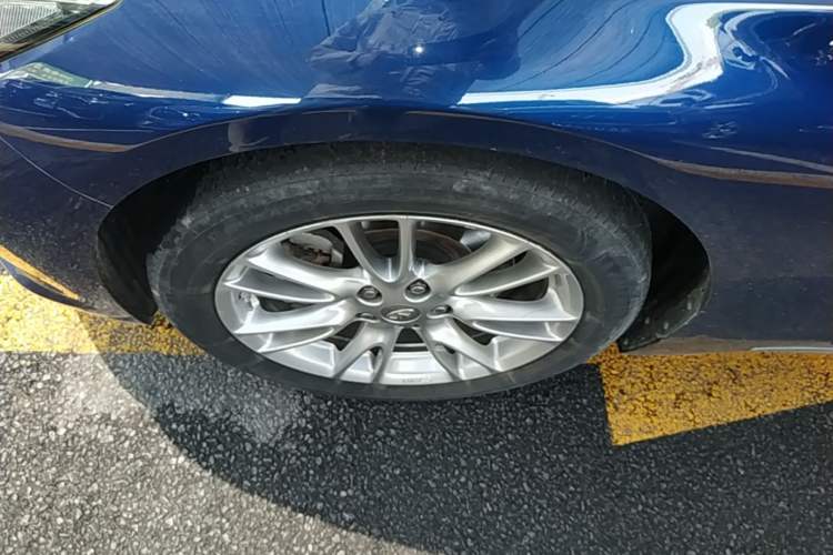 Used Infiniti Q50L 2016 2.0T Ambition Edition Left Front Wheel Hub