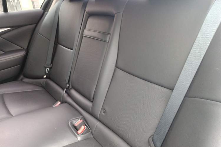 Used Infiniti Q50L 2016 2.0T Enjoyment Edition Left Rear Seat