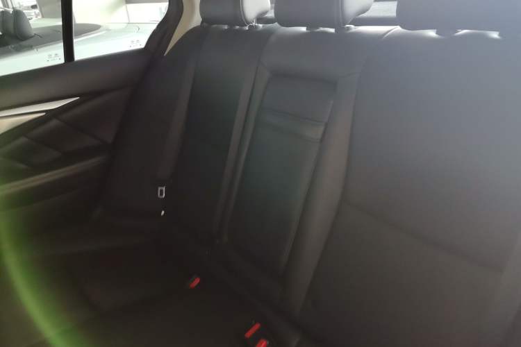 Used Infiniti Q50L 2016 2.0T Ambition Edition Left Rear Seat