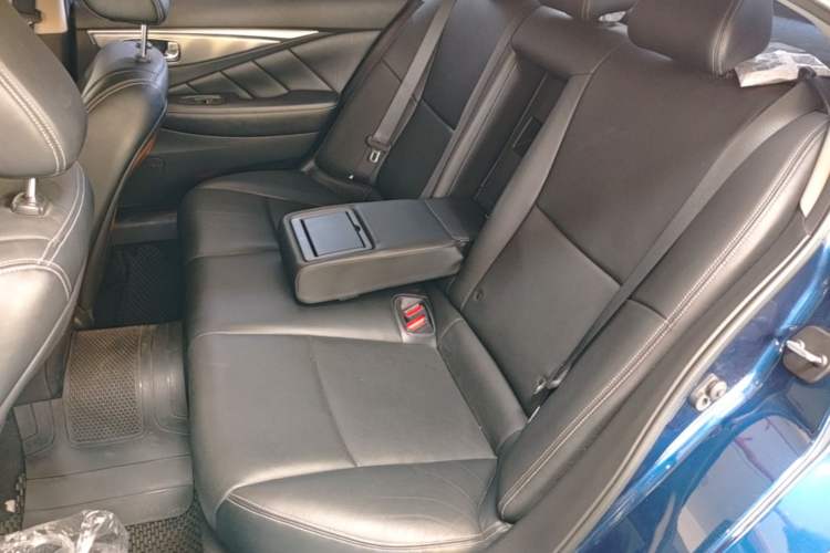 Used Infiniti Q50L 2016 2.0T Ambition Edition Left Rear Seat