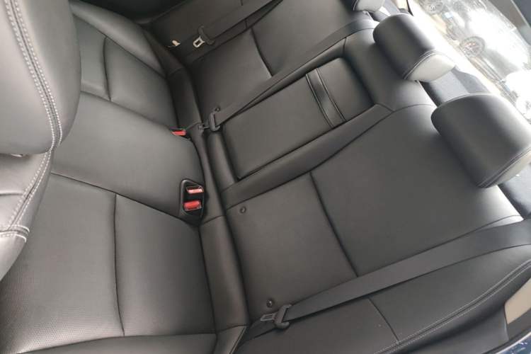 Used Infiniti Q50L 2016 2.0T Ambition Edition Left Rear Seat