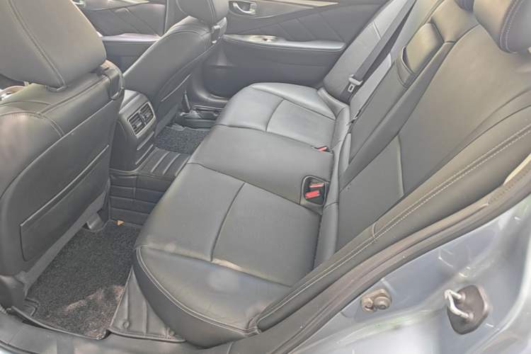 Used Infiniti Q50L 2016 2.0T Ambition Edition Left Rear Seat