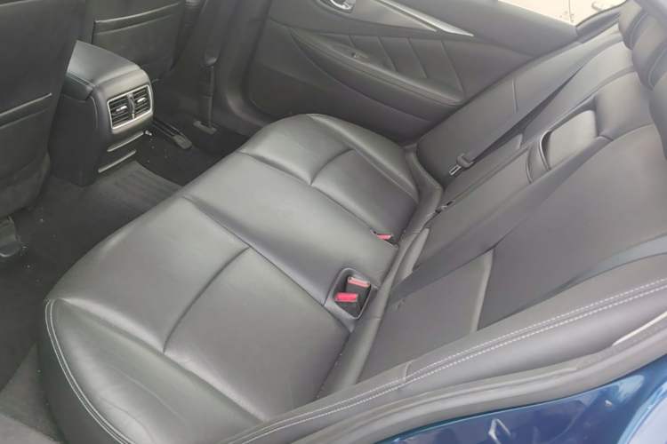 Used Infiniti Q50L 2016 2.0T Ambition Edition Left Rear Seat