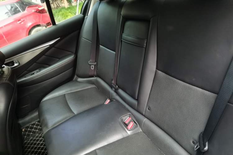 Used Infiniti Q50L 2016 2.0T Ambition Edition Left Rear Seat