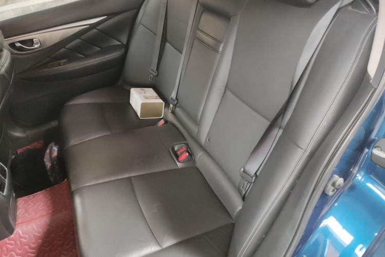 Used Infiniti Q50L 2016 2.0T Ambition Edition Left Rear Seat