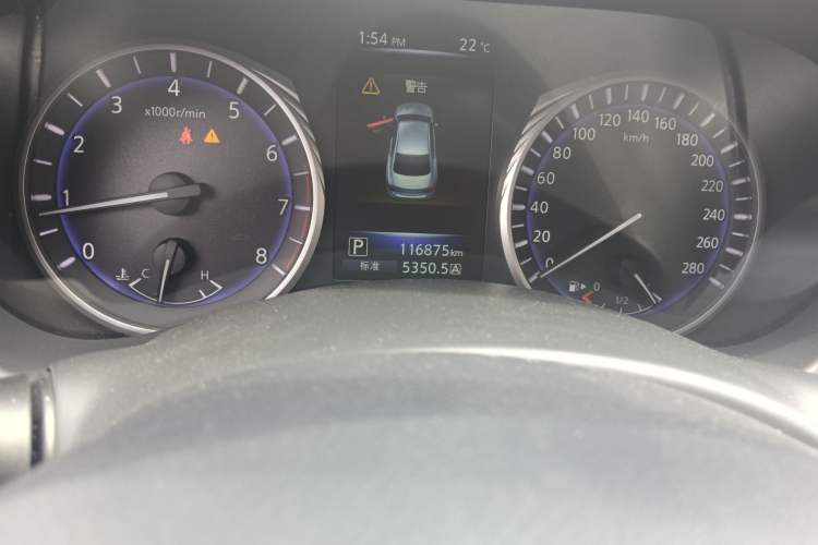 Used Infiniti Q50L 2016 2.0T Enjoyment Edition Odometer Close Up