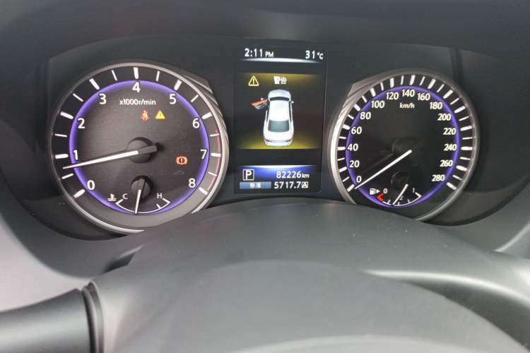 Used Infiniti Q50L 2016 2.0T Enjoyment Edition Odometer Close Up