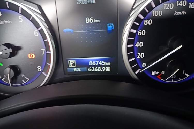 Used Infiniti Q50L 2016 2.0T Ambition Edition Odometer Close Up