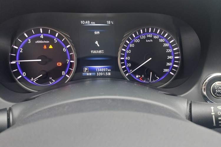 Used Infiniti Q50L 2016 2.0T Enjoyment Edition Odometer Close Up