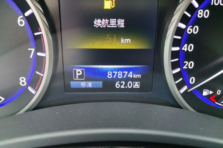 Used Infiniti Q50L 2016 2.0T Enjoyment Edition Odometer Close Up