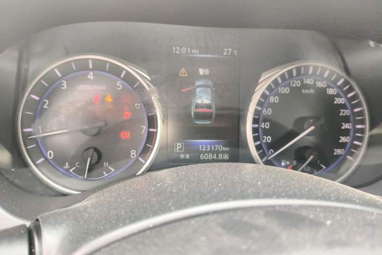 Used Infiniti Q50L 2016 2.0T Enjoyment Edition Odometer Close Up